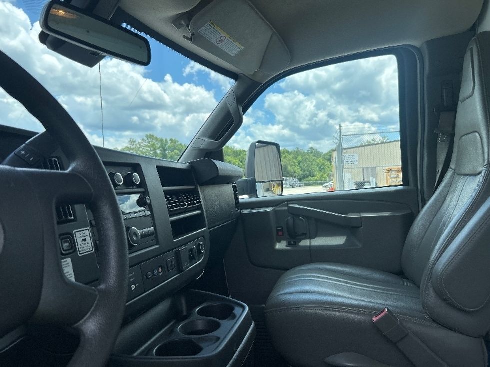 Light Duty Box Truck-Light and Medium Duty Trucks-GMC-2021-Savana G33903-Little Rock-AR-106,952\n\t\tmiles-$ 29,250 - Image 19
