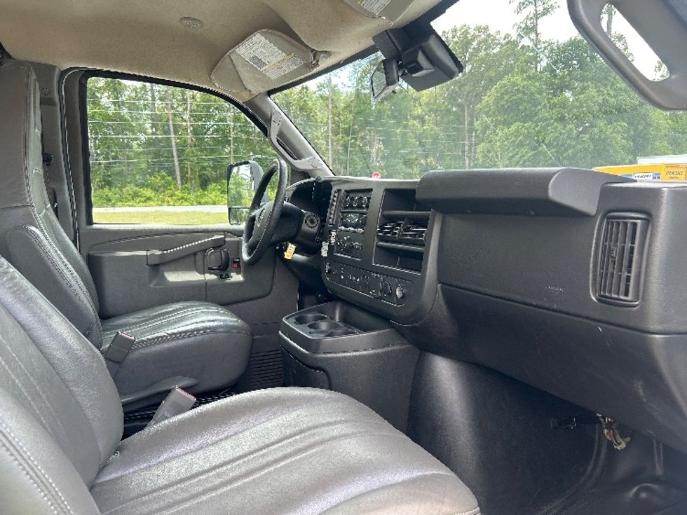 Light Duty Box Truck-Light and Medium Duty Trucks-GMC-2021-Savana G33903-Little Rock-AR-106,952\n\t\tmiles-$ 29,250 - Image 22