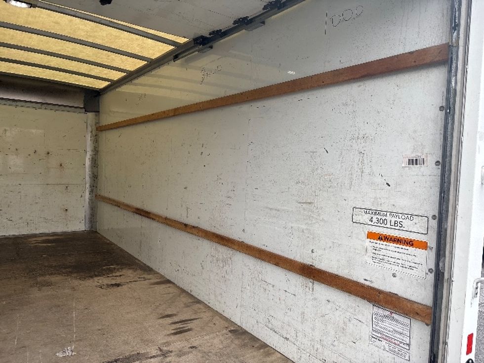 Light Duty Box Truck-Light and Medium Duty Trucks-GMC-2021-Savana G33903-Little Rock-AR-110,332\n\t\tmiles-$ 28,000 - Image 12