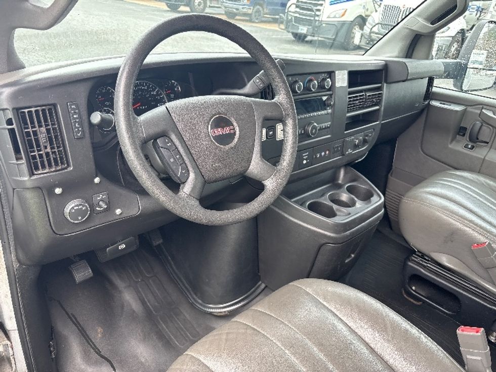 Light Duty Box Truck-Light and Medium Duty Trucks-GMC-2021-Savana G33903-Little Rock-AR-110,332\n\t\tmiles-$ 28,000 - Image 17
