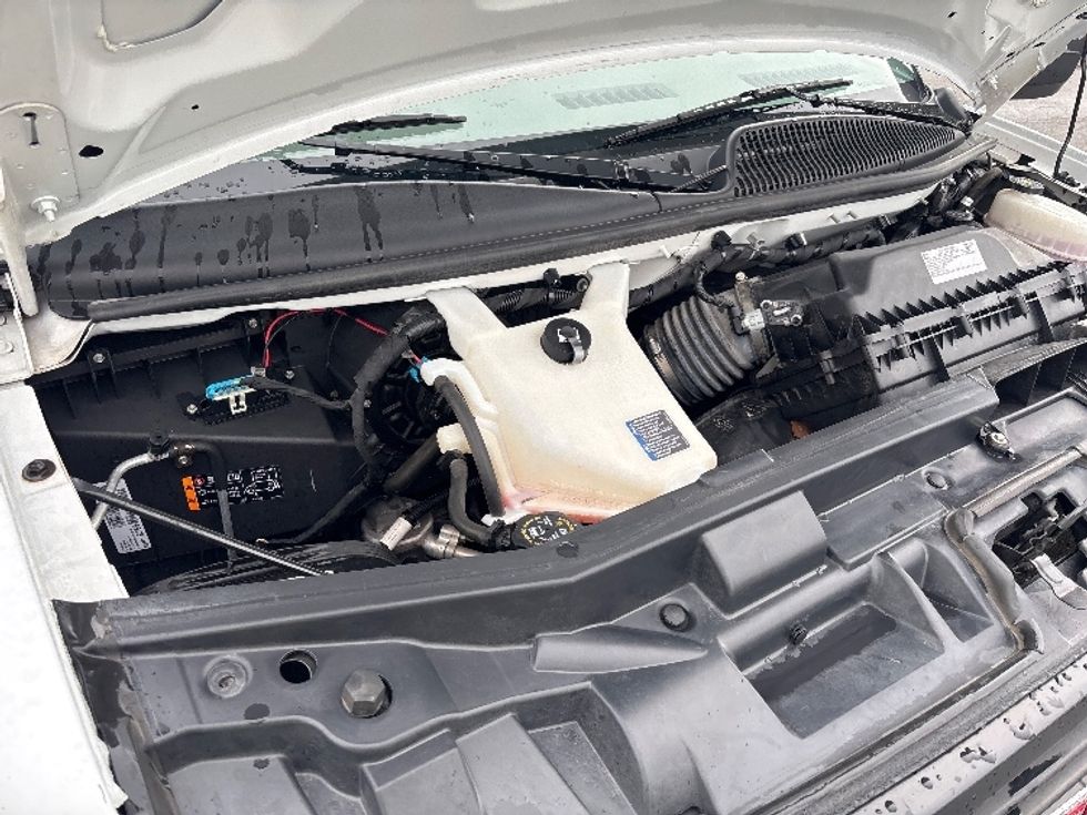 Light Duty Box Truck-Light and Medium Duty Trucks-GMC-2021-Savana G33903-Little Rock-AR-110,332\n\t\tmiles-$ 28,000 - Image 23