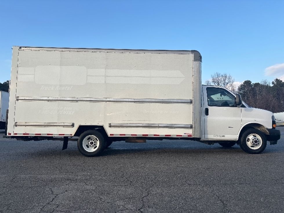 Light Duty Box Truck-Light and Medium Duty Trucks-GMC-2021-Savana G33903-Little Rock-AR-120,781\n\t\tmiles-$ 26,750 - Image 15