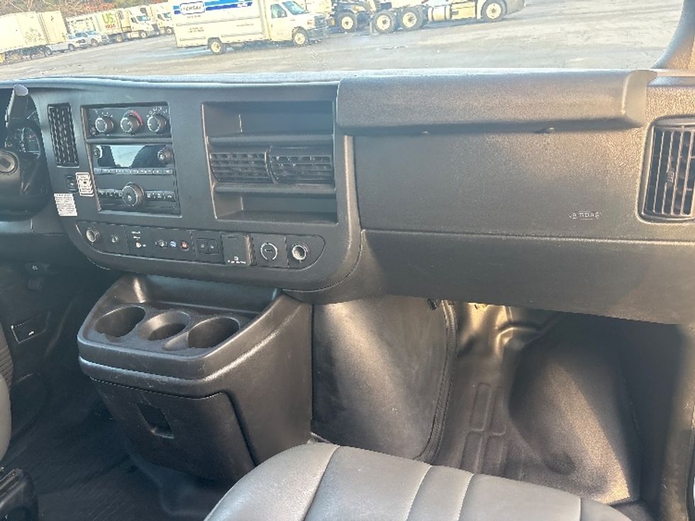 Light Duty Box Truck-Light and Medium Duty Trucks-GMC-2021-Savana G33903-Little Rock-AR-120,781\n\t\tmiles-$ 26,750 - Image 21