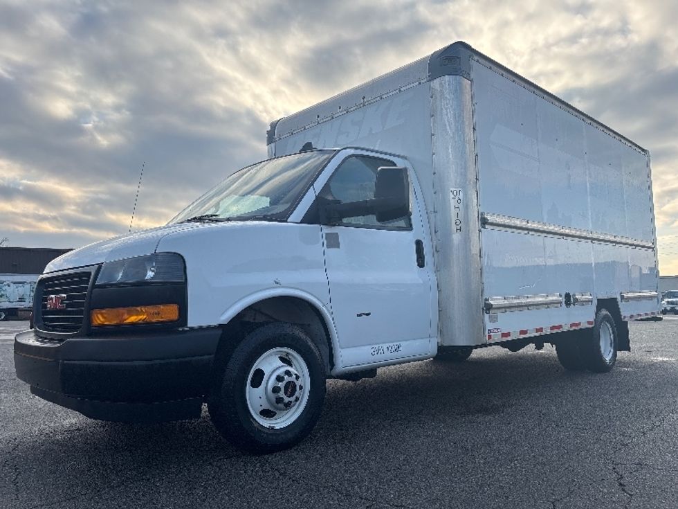 Light Duty Box Truck-Light and Medium Duty Trucks-GMC-2021-Savana G33903-Little Rock-AR-120,781\n\t\tmiles-$ 26,750 - Image 3