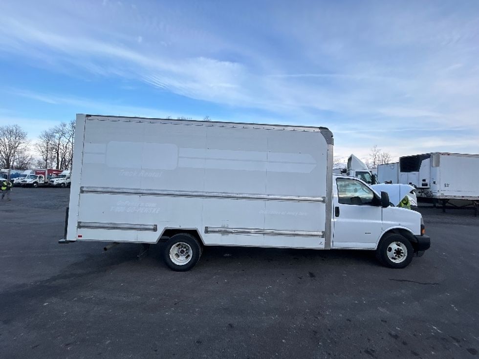 Light Duty Box Truck-Light and Medium Duty Trucks-GMC-2021-Savana G33903-Liverpool-NY-100,345\n\t\tmiles-$ 27,750 - Image 14