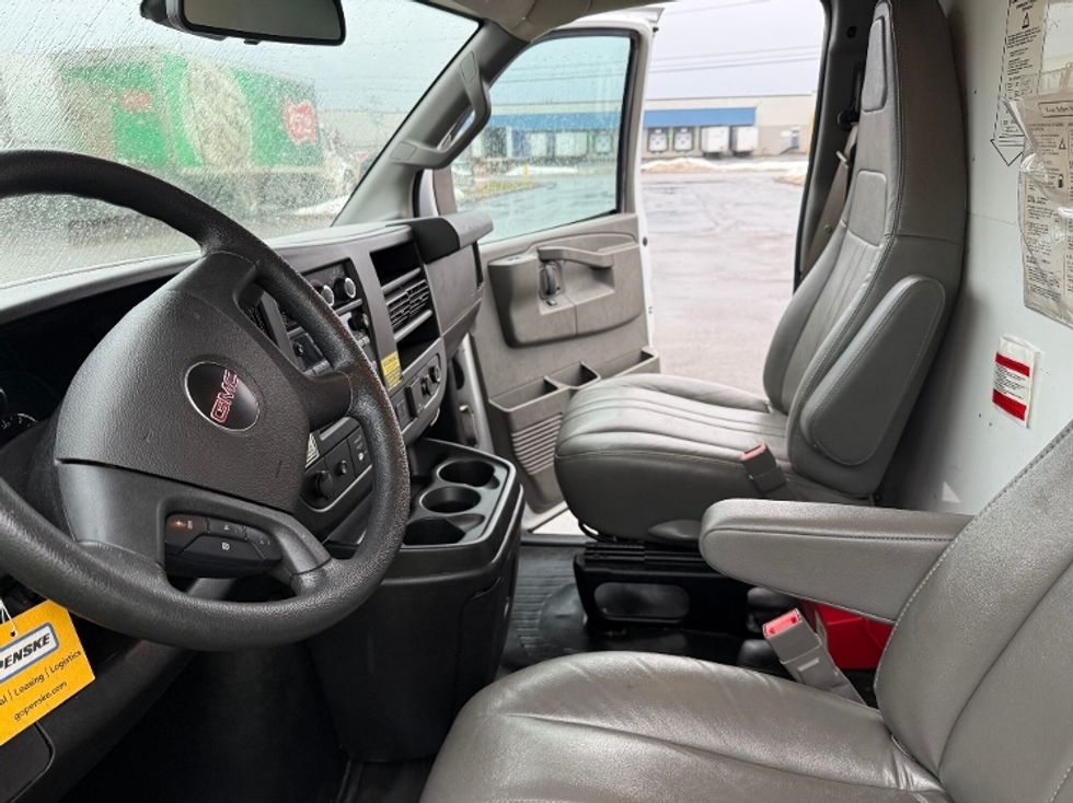 Light Duty Box Truck-Light and Medium Duty Trucks-GMC-2021-Savana G33903-Liverpool-NY-100,345\n\t\tmiles-$ 27,750 - Image 15