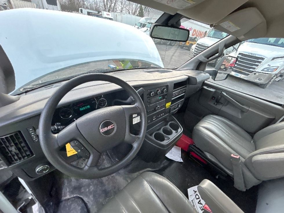 Light Duty Box Truck-Light and Medium Duty Trucks-GMC-2021-Savana G33903-Liverpool-NY-100,345\n\t\tmiles-$ 27,750 - Image 17