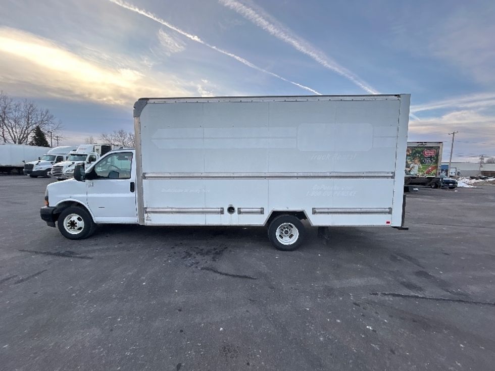 Light Duty Box Truck-Light and Medium Duty Trucks-GMC-2021-Savana G33903-Liverpool-NY-100,345\n\t\tmiles-$ 27,750 - Image 4