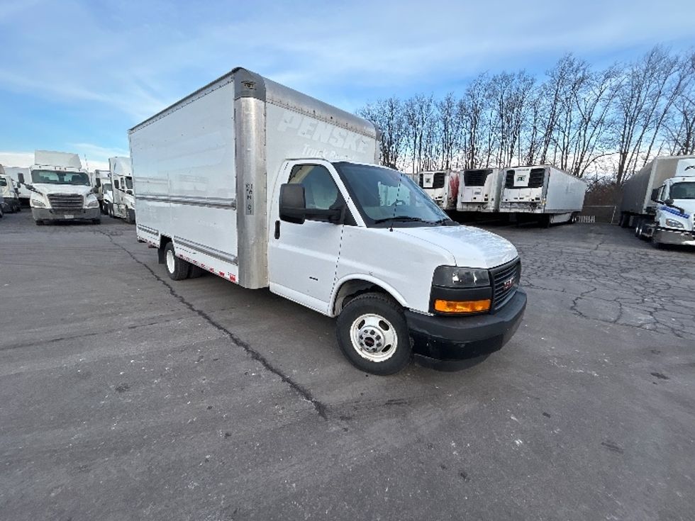 Light Duty Box Truck-Light and Medium Duty Trucks-GMC-2021-Savana G33903-Liverpool-NY-103,647\n\t\tmiles-$ 27,250 - Image 1
