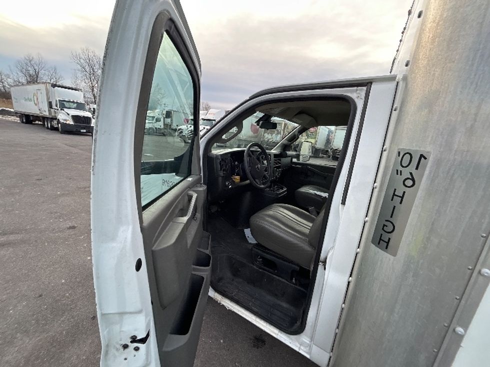 Light Duty Box Truck-Light and Medium Duty Trucks-GMC-2021-Savana G33903-Liverpool-NY-103,647\n\t\tmiles-$ 27,250 - Image 15
