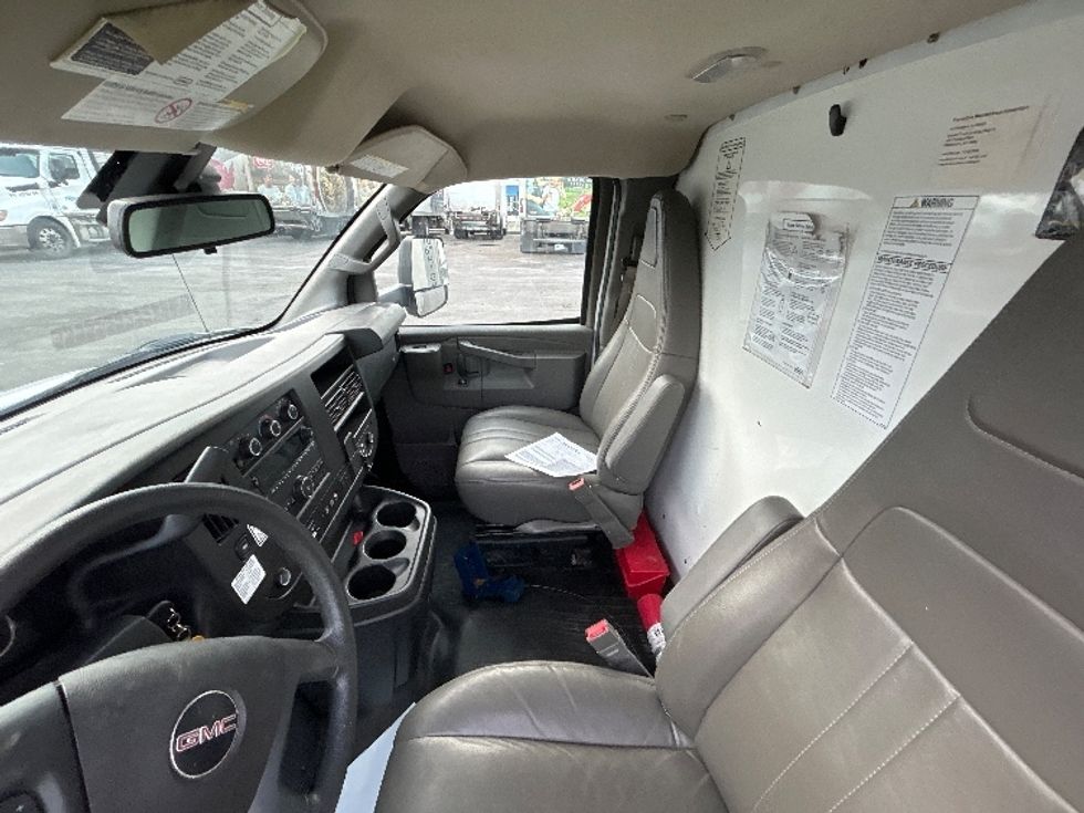 Light Duty Box Truck-Light and Medium Duty Trucks-GMC-2021-Savana G33903-Liverpool-NY-103,647\n\t\tmiles-$ 27,250 - Image 18