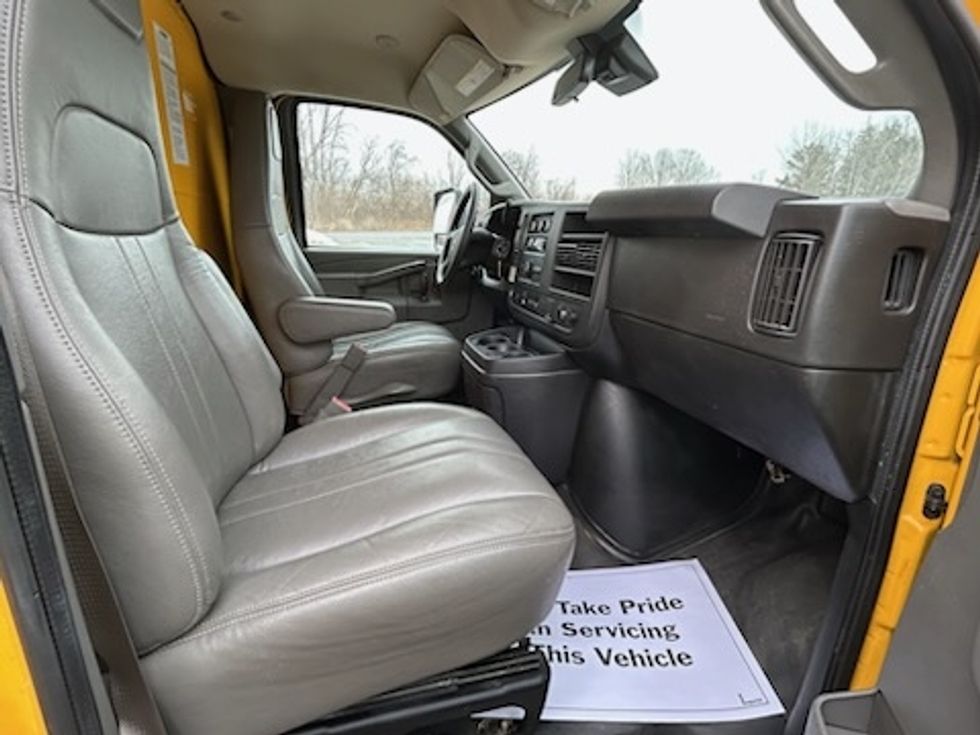 Light Duty Box Truck-Light and Medium Duty Trucks-GMC-2021-Savana G33903-Liverpool-NY-86,924\n\t\tmiles-$ 28,500 - Image 21