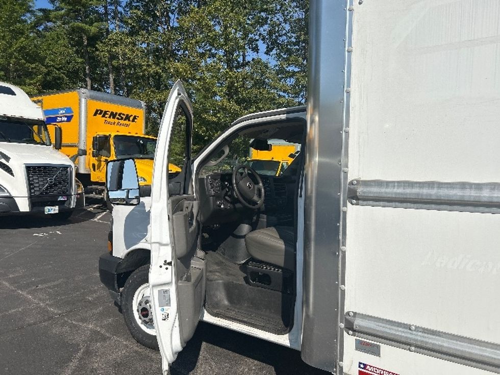 Light Duty Box Truck-Light and Medium Duty Trucks-GMC-2021-Savana G33903-Londonderry-NH-107,671\n\t\tmiles-$ 26,000 - Image 16