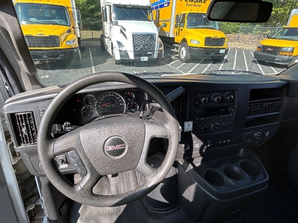 Light Duty Box Truck-Light and Medium Duty Trucks-GMC-2021-Savana G33903-Londonderry-NH-107,671\n\t\tmiles-$ 26,000 - Image 18