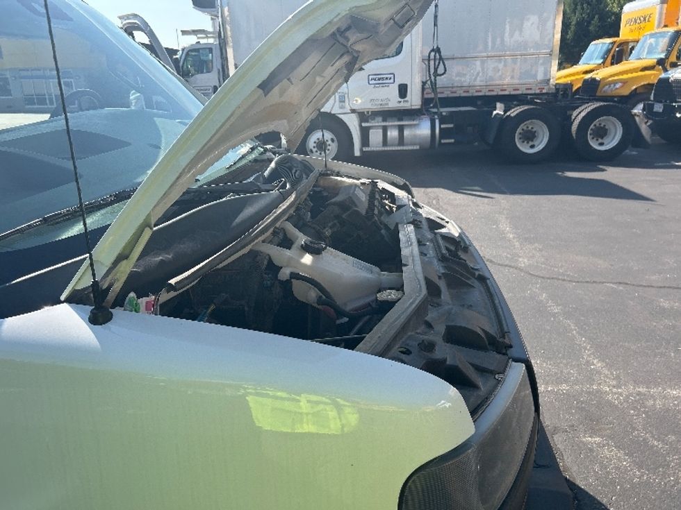 Light Duty Box Truck-Light and Medium Duty Trucks-GMC-2021-Savana G33903-Londonderry-NH-107,671\n\t\tmiles-$ 26,000 - Image 23