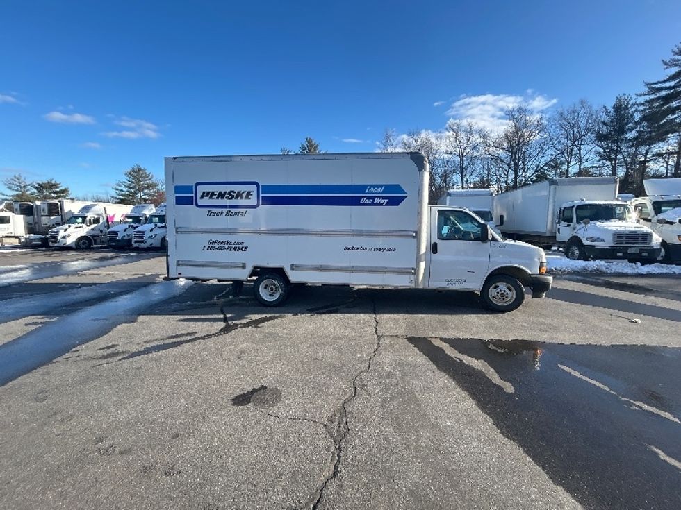 Light Duty Box Truck-Light and Medium Duty Trucks-GMC-2021-Savana G33903-Londonderry-NH-109,686\n\t\tmiles-$ 26,750 - Image 12