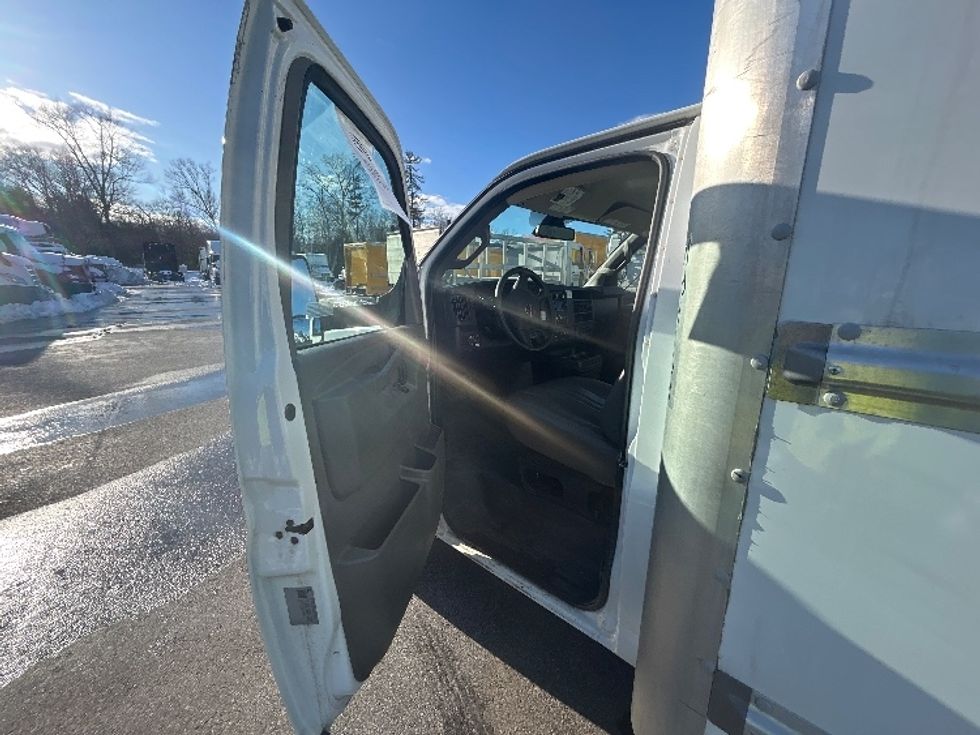 Light Duty Box Truck-Light and Medium Duty Trucks-GMC-2021-Savana G33903-Londonderry-NH-109,686\n\t\tmiles-$ 26,750 - Image 13