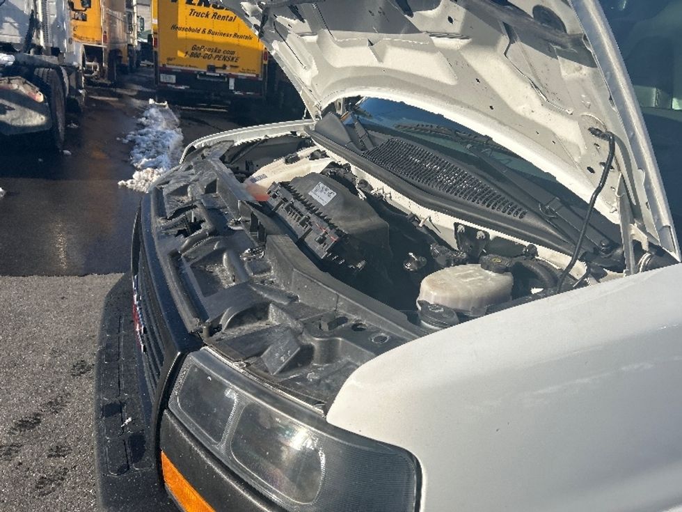 Light Duty Box Truck-Light and Medium Duty Trucks-GMC-2021-Savana G33903-Londonderry-NH-109,686\n\t\tmiles-$ 26,750 - Image 21