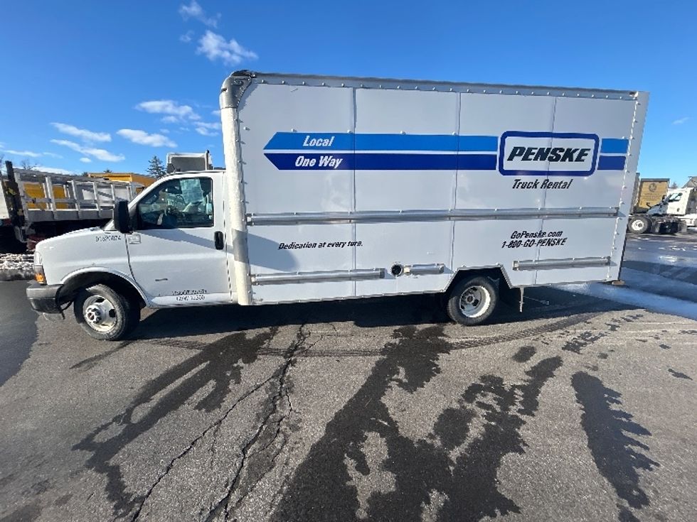 Light Duty Box Truck-Light and Medium Duty Trucks-GMC-2021-Savana G33903-Londonderry-NH-109,686\n\t\tmiles-$ 26,750 - Image 4