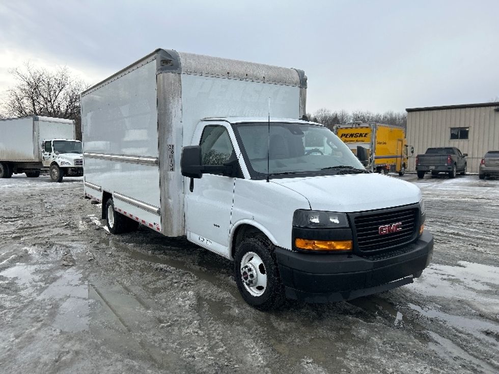 Light Duty Box Truck-Light and Medium Duty Trucks-GMC-2021-Savana G33903-Londonderry-NH-115,579\n\t\tmiles-$ 26,000 - Image 1