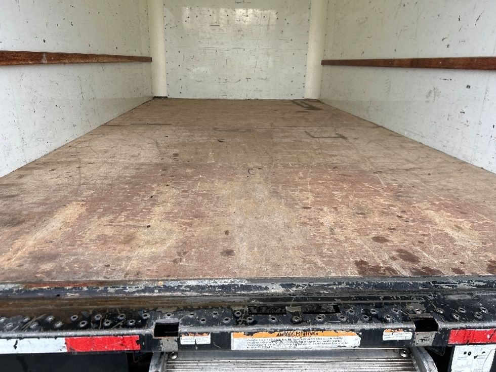 Light Duty Box Truck-Light and Medium Duty Trucks-GMC-2021-Savana G33903-Londonderry-NH-115,579\n\t\tmiles-$ 26,000 - Image 10