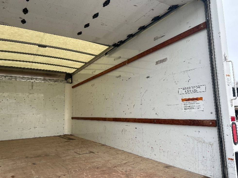 Light Duty Box Truck-Light and Medium Duty Trucks-GMC-2021-Savana G33903-Londonderry-NH-115,579\n\t\tmiles-$ 26,000 - Image 11