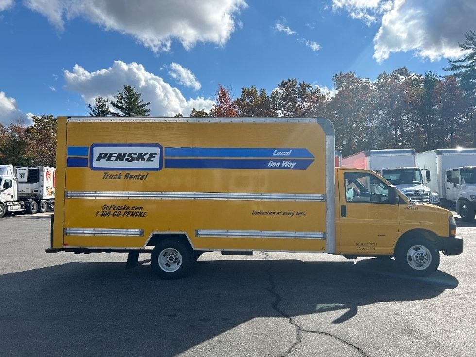 Light Duty Box Truck-Light and Medium Duty Trucks-GMC-2021-Savana G33903-Londonderry-NH-121,119\n\t\tmiles-$ 22,750 - Image 15