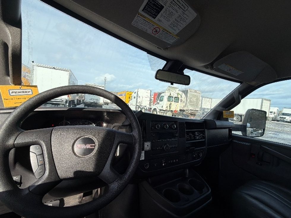 Light Duty Box Truck-Light and Medium Duty Trucks-GMC-2021-Savana G33903-Londonderry-NH-87,122\n\t\tmiles-$ 29,000 - Image 18