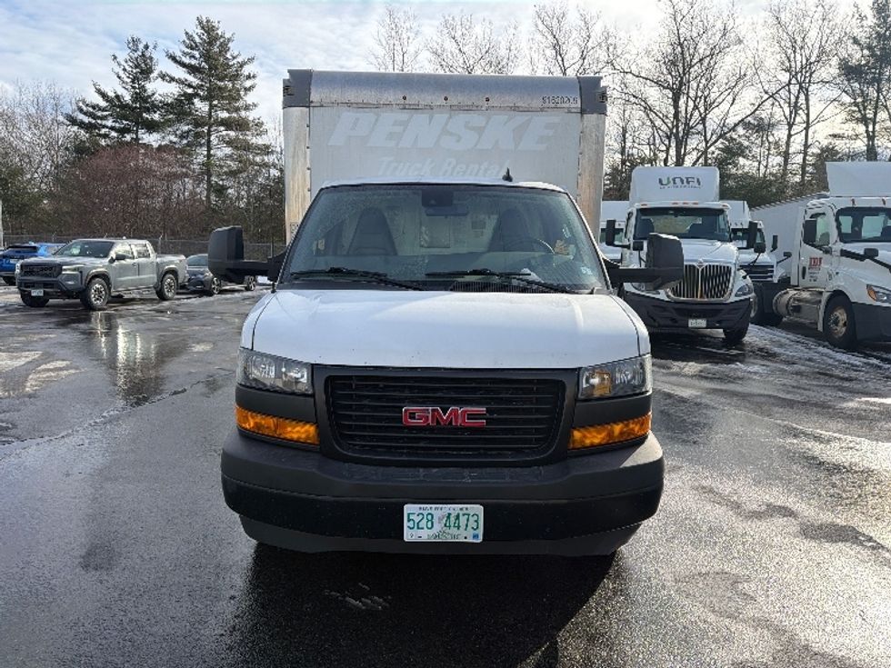 Light Duty Box Truck-Light and Medium Duty Trucks-GMC-2021-Savana G33903-Londonderry-NH-87,122\n\t\tmiles-$ 29,000 - Image 2