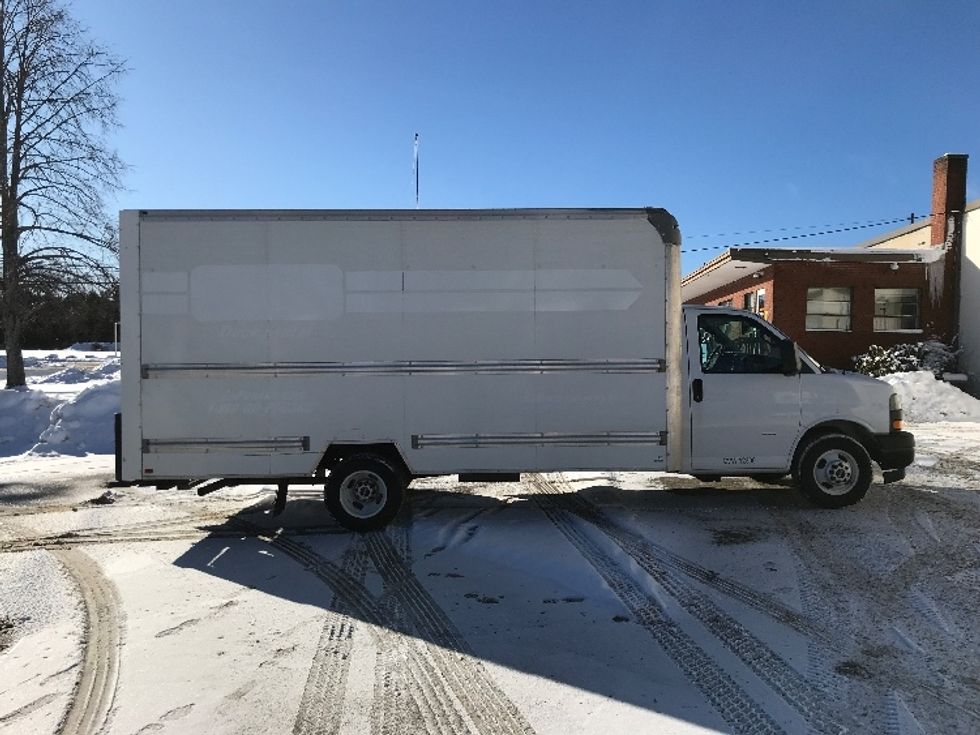 Light Duty Box Truck-Light and Medium Duty Trucks-GMC-2021-Savana G33903-Londonderry-NH-95,300\n\t\tmiles-$ 28,250 - Image 15