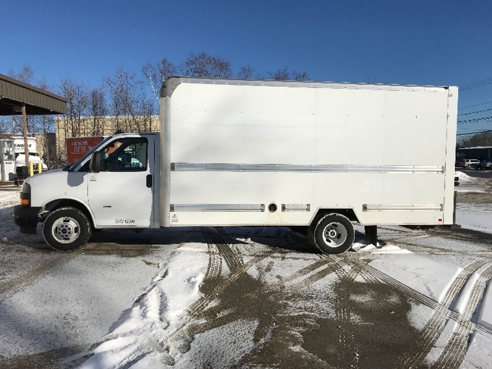 Light Duty Box Truck-Light and Medium Duty Trucks-GMC-2021-Savana G33903-Londonderry-NH-95,300\n\t\tmiles-$ 28,250 - Image 4