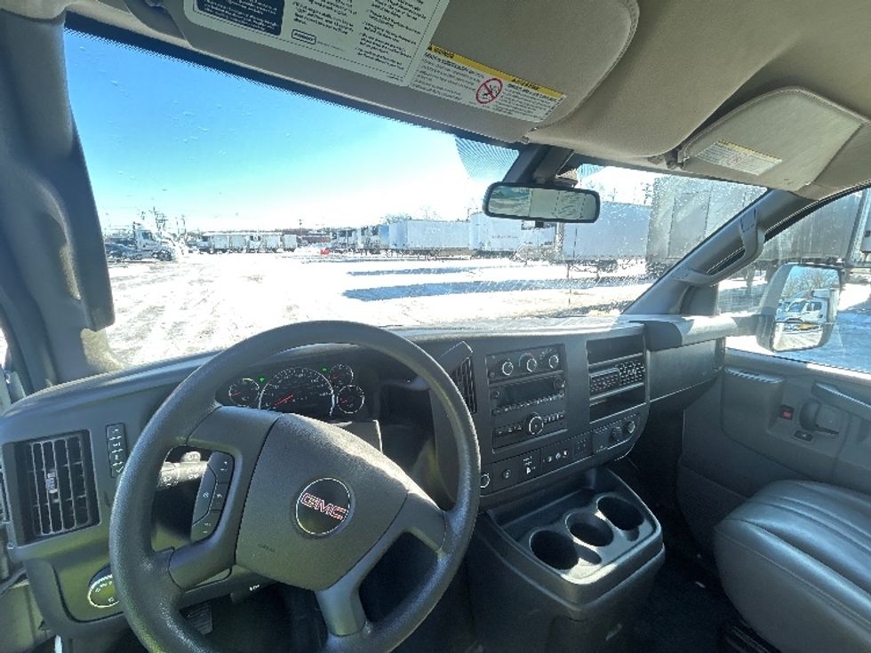 Light Duty Box Truck-Light and Medium Duty Trucks-GMC-2021-Savana G33903-Londonderry-NH-96,424\n\t\tmiles-$ 28,000 - Image 18