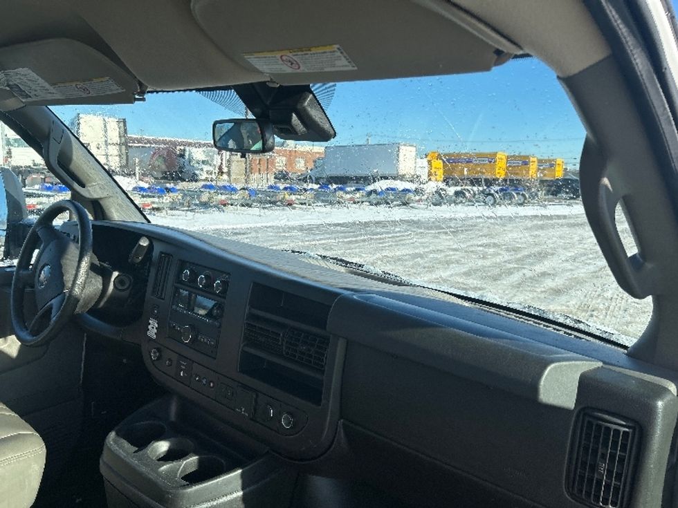 Light Duty Box Truck-Light and Medium Duty Trucks-GMC-2021-Savana G33903-Londonderry-NH-96,424\n\t\tmiles-$ 28,000 - Image 21