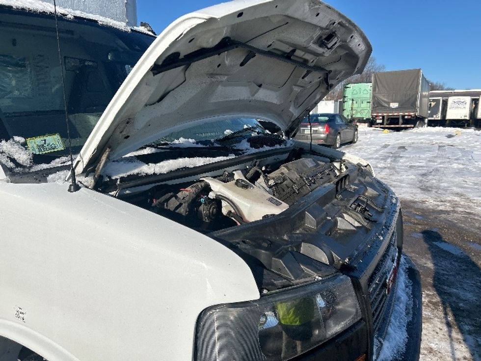 Light Duty Box Truck-Light and Medium Duty Trucks-GMC-2021-Savana G33903-Londonderry-NH-96,424\n\t\tmiles-$ 28,000 - Image 23