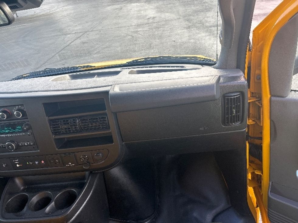 Light Duty Box Truck-Light and Medium Duty Trucks-GMC-2021-Savana G33903-Louisville-KY-104,256\n\t\tmiles-$ 25,000 - Image 21