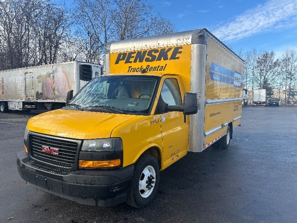 Light Duty Box Truck-Light and Medium Duty Trucks-GMC-2021-Savana G33903-Louisville-KY-104,256\n\t\tmiles-$ 25,000 - Image 3
