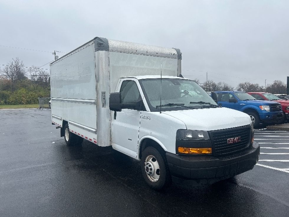 Light Duty Box Truck-Light and Medium Duty Trucks-GMC-2021-Savana G33903-Louisville-KY-104,508\n\t\tmiles-$ 28,500 - Image 1
