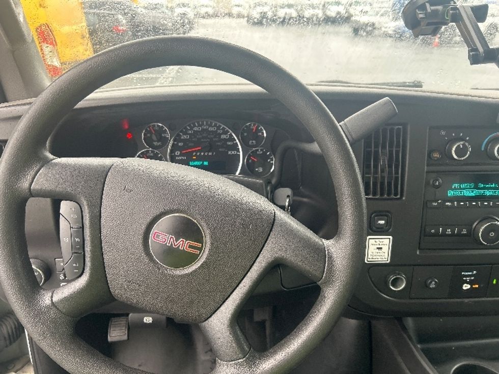 Light Duty Box Truck-Light and Medium Duty Trucks-GMC-2021-Savana G33903-Louisville-KY-104,508\n\t\tmiles-$ 28,500 - Image 17