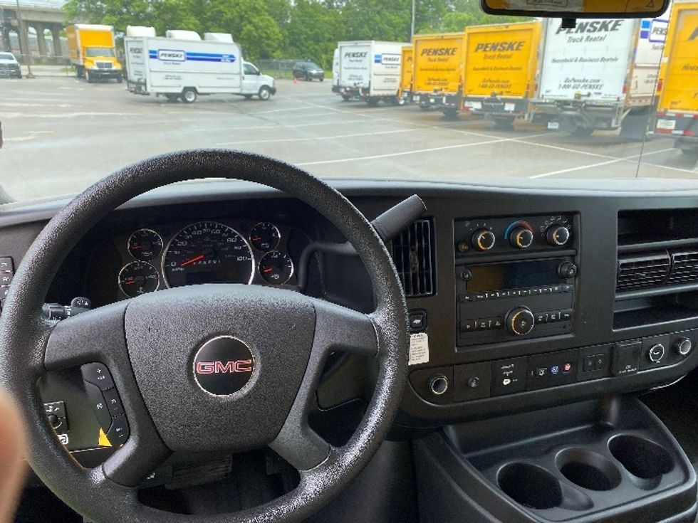 Light Duty Box Truck-Light and Medium Duty Trucks-GMC-2021-Savana G33903-Louisville-KY-106,061\n\t\tmiles-$ 22,500 - Image 17