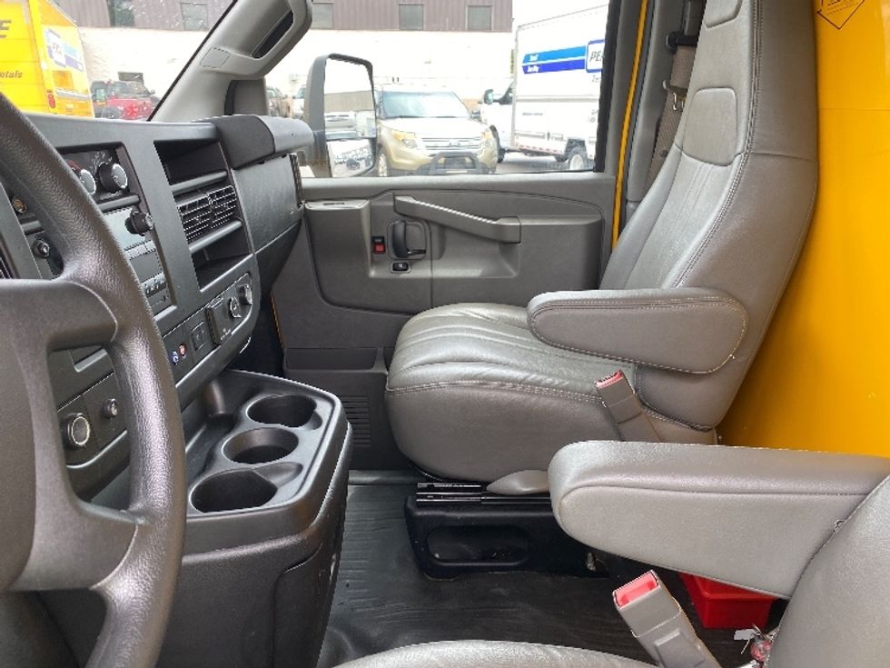 Light Duty Box Truck-Light and Medium Duty Trucks-GMC-2021-Savana G33903-Louisville-KY-106,061\n\t\tmiles-$ 22,500 - Image 18