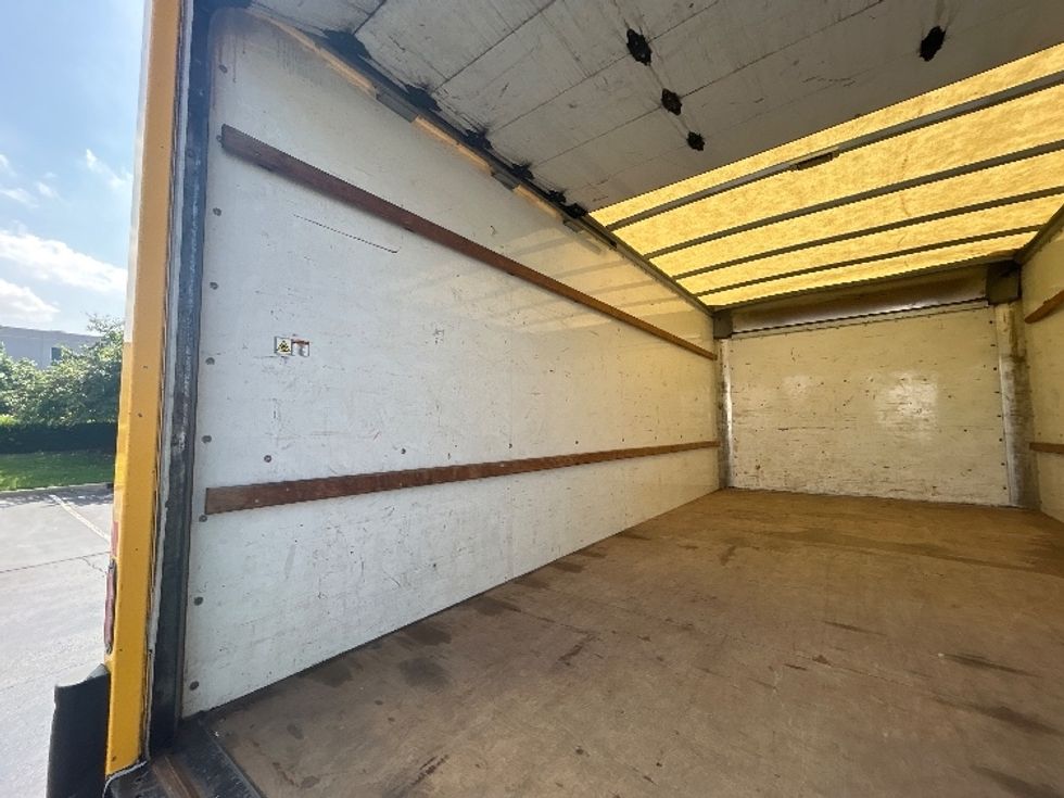 Light Duty Box Truck-Light and Medium Duty Trucks-GMC-2021-Savana G33903-Louisville-KY-115,870\n\t\tmiles-$ 23,000 - Image 11