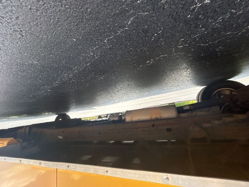Light Duty Box Truck-Light and Medium Duty Trucks-GMC-2021-Savana G33903-Louisville-KY-115,870\n\t\tmiles-$ 23,000 - Image 14