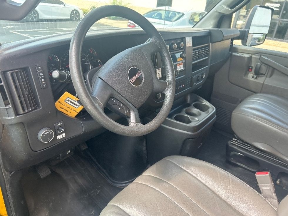 Light Duty Box Truck-Light and Medium Duty Trucks-GMC-2021-Savana G33903-Louisville-KY-115,870\n\t\tmiles-$ 23,000 - Image 17