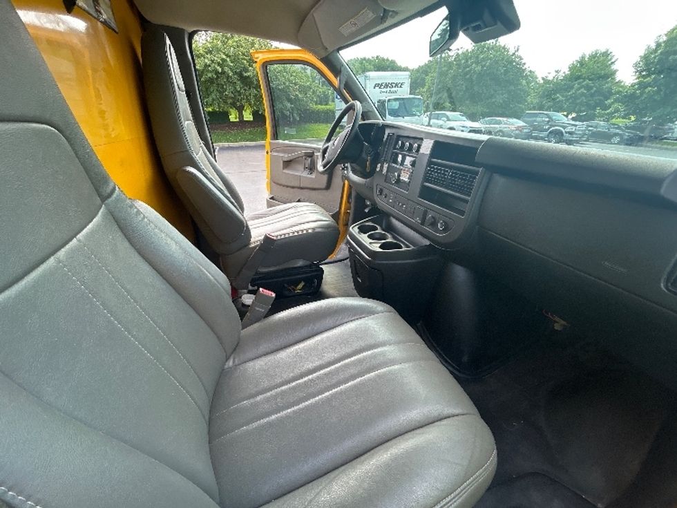 Light Duty Box Truck-Light and Medium Duty Trucks-GMC-2021-Savana G33903-Louisville-KY-115,870\n\t\tmiles-$ 23,000 - Image 22