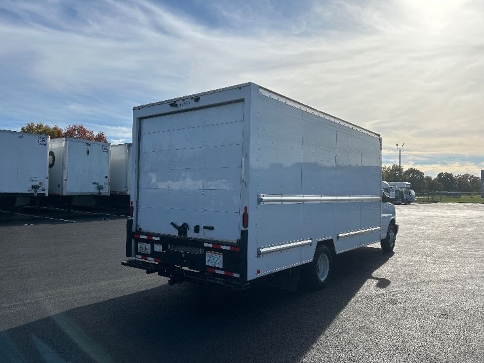 Light Duty Box Truck-Light and Medium Duty Trucks-GMC-2021-Savana G33903-Louisville-KY-125,345\n\t\tmiles-$ 27,000 - Image 12