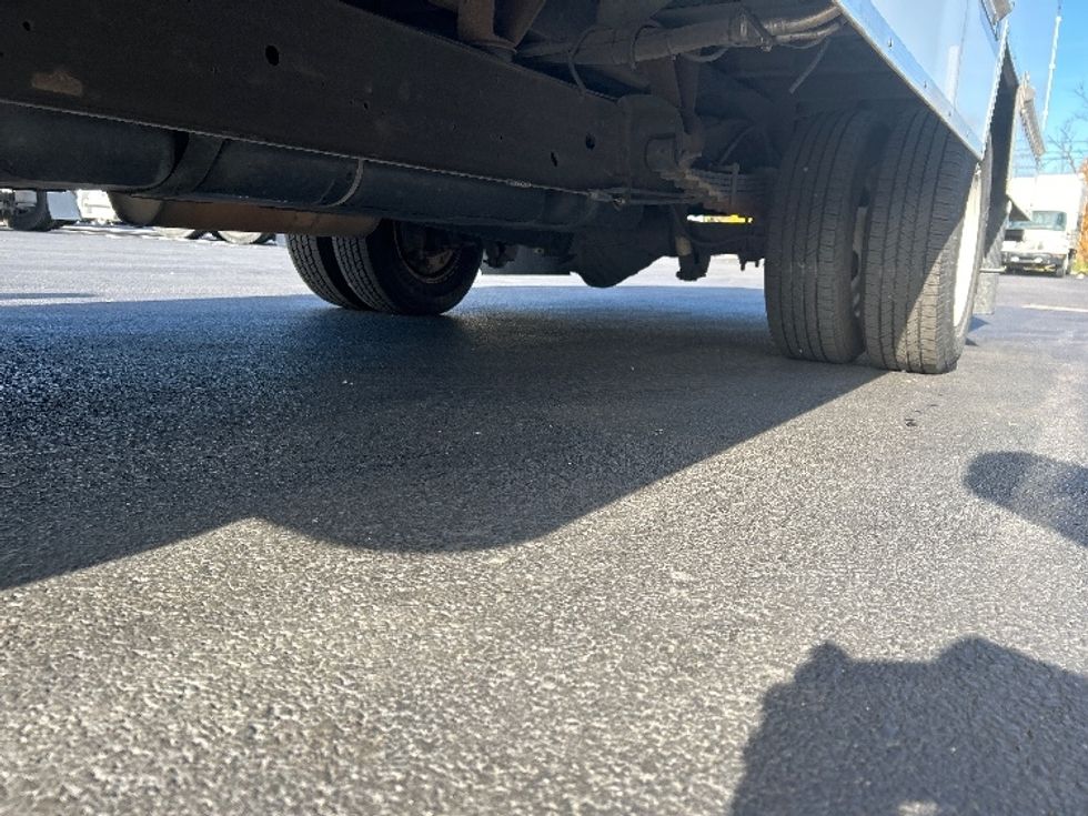 Light Duty Box Truck-Light and Medium Duty Trucks-GMC-2021-Savana G33903-Louisville-KY-125,345\n\t\tmiles-$ 27,000 - Image 5