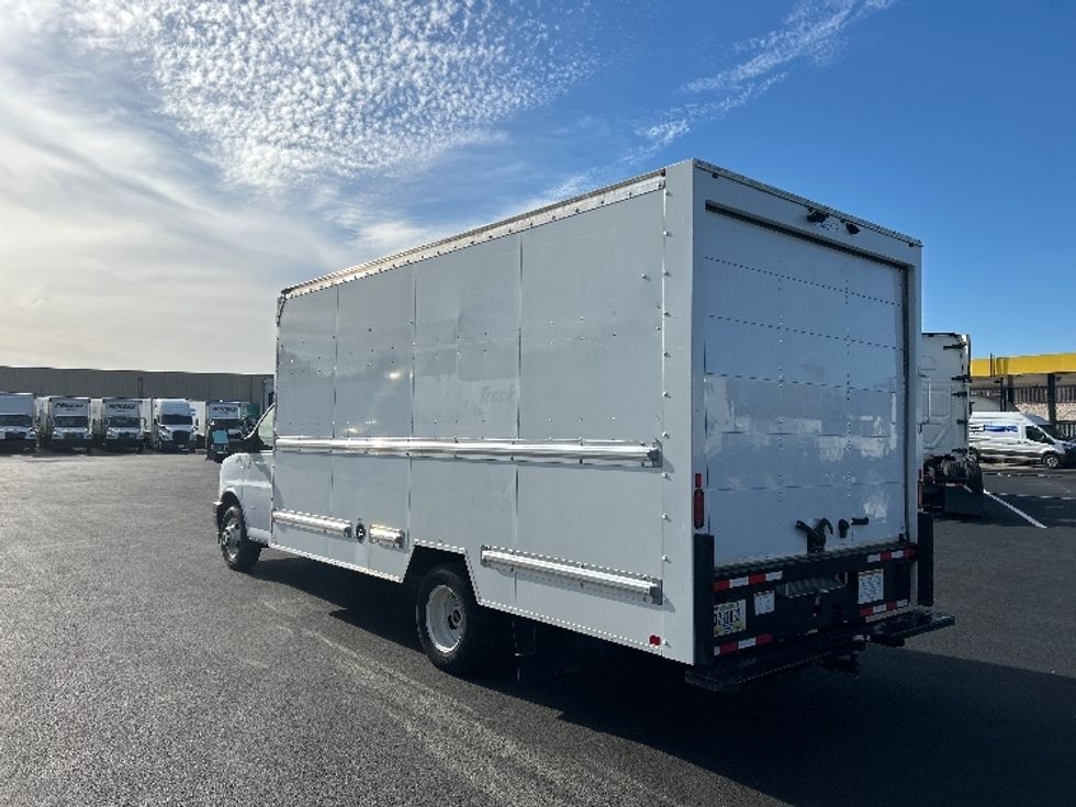 Light Duty Box Truck-Light and Medium Duty Trucks-GMC-2021-Savana G33903-Louisville-KY-125,345\n\t\tmiles-$ 27,000 - Image 6
