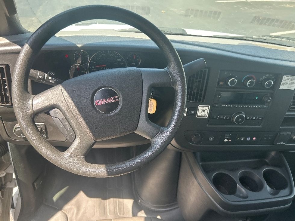 Light Duty Box Truck-Light and Medium Duty Trucks-GMC-2021-Savana G33903-Louisville-KY-66,703\n\t\tmiles-$ 33,750 - Image 18