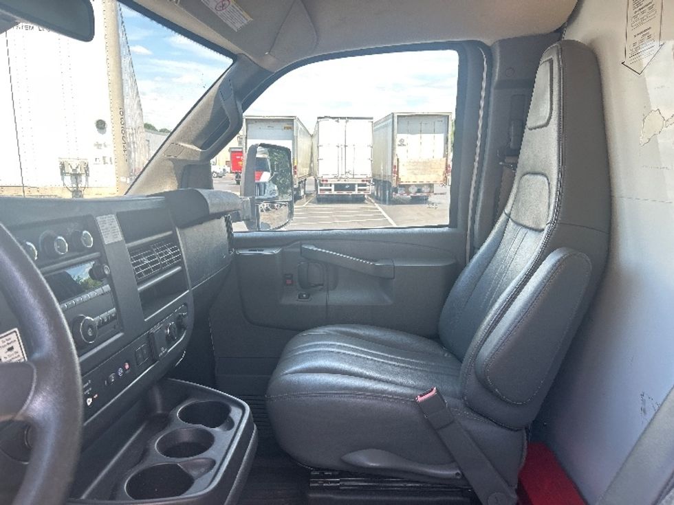 Light Duty Box Truck-Light and Medium Duty Trucks-GMC-2021-Savana G33903-Louisville-KY-66,703\n\t\tmiles-$ 33,750 - Image 19