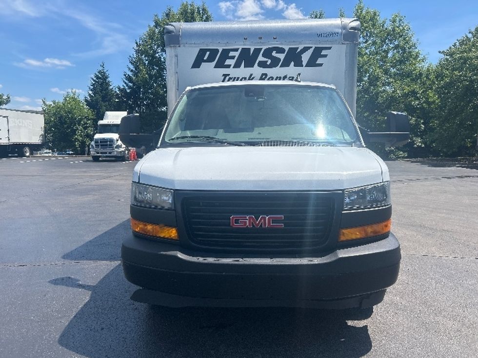 Light Duty Box Truck-Light and Medium Duty Trucks-GMC-2021-Savana G33903-Louisville-KY-66,703\n\t\tmiles-$ 33,750 - Image 2